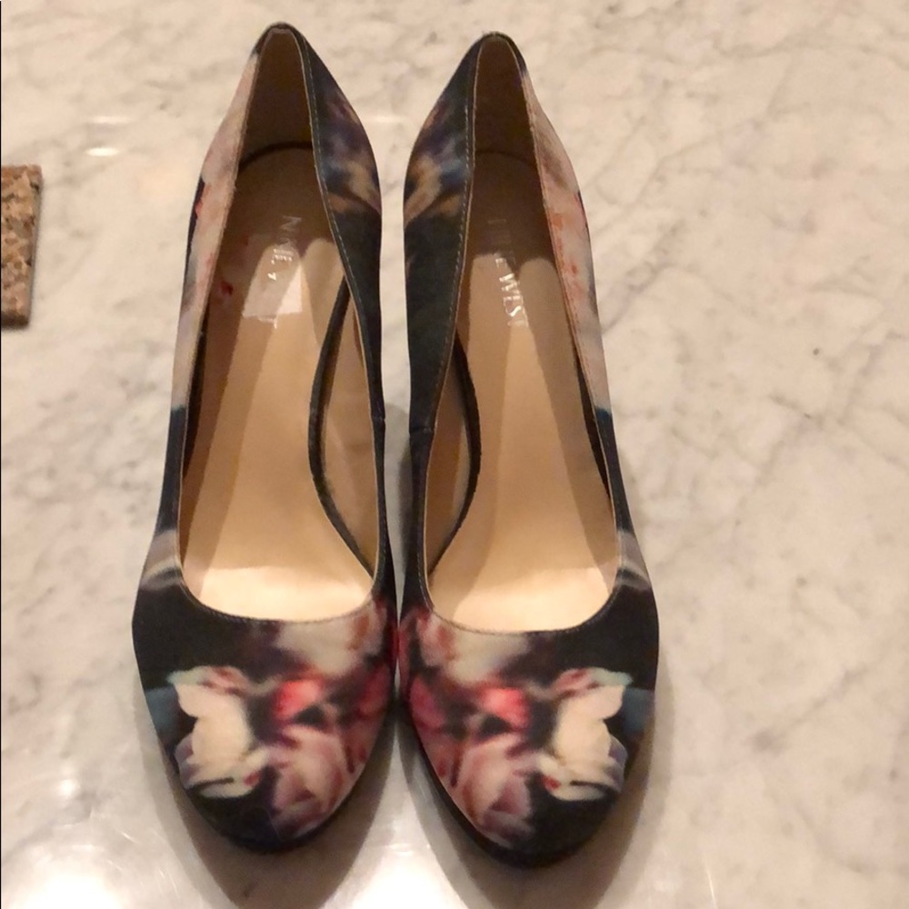 Nine West floral pumps